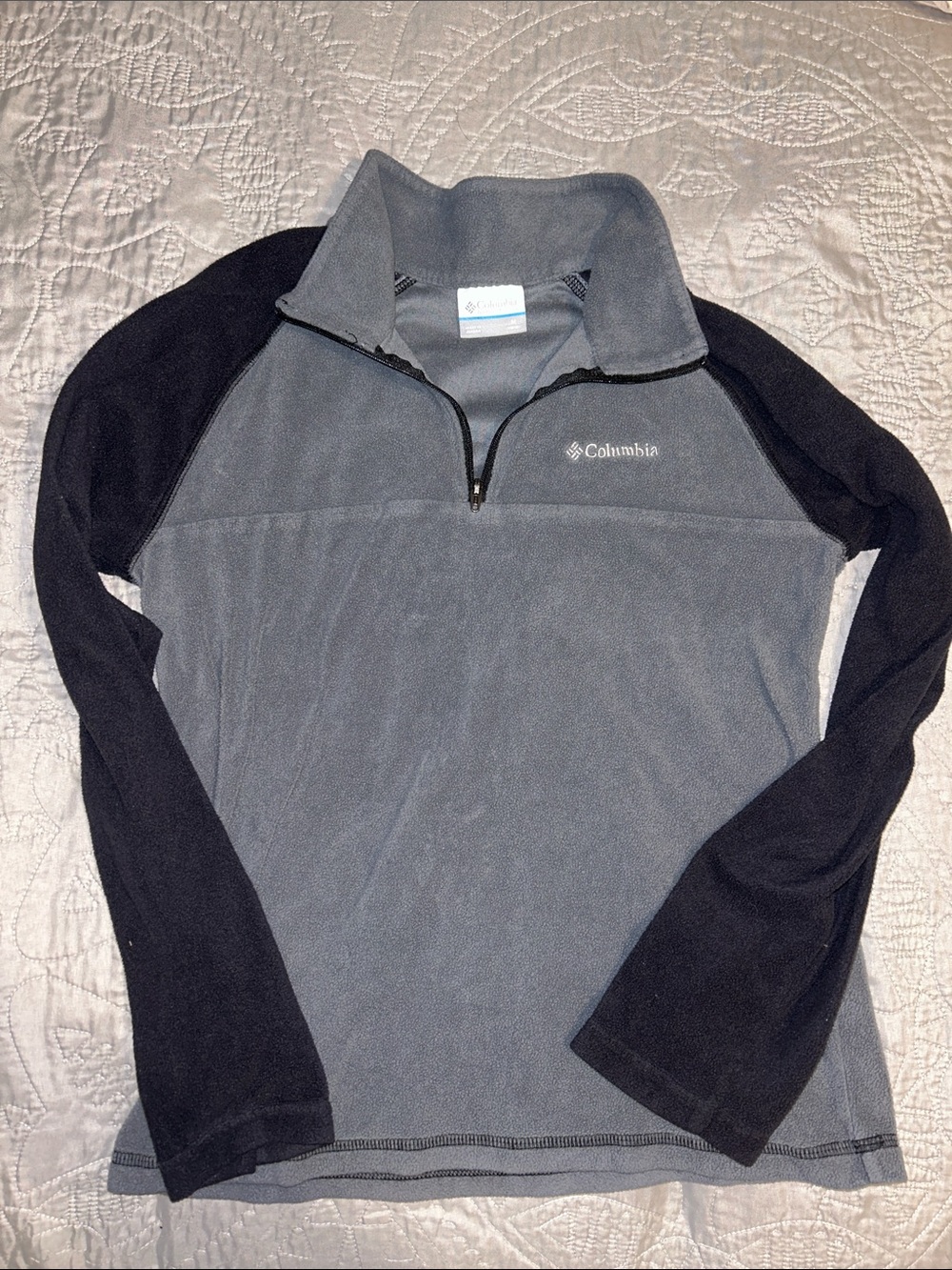 Columbia youth Gray and Black Quarter-Zip Fleece Pullover
